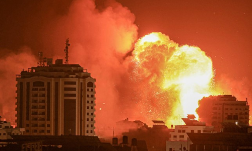 ഇസ്രായേൽ- ഹമാസ് യുദ്ധം അഞ്ചാംദിനത്തിൽ; ഗസ്സയിൽ മരണം 900 കടന്നു