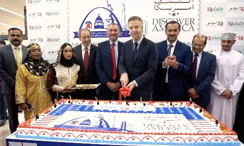 ഒമാനിലെ ലുലു ഹൈപ്പർമാർക്കറ്റുകളിൽ ഡിസ്‌കവർ അമേരിക്കയുടെ എട്ടാം പതിപ്പിന് തുടക്കമായി