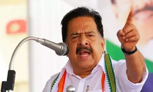 Vizhinjam port,  Oommen Chandy, Ramesh Chennithala, cpim, pinarayi vijayan, latest malayalam news, വിഴിഞ്ഞം തുറമുഖം, ഉമ്മൻ ചാണ്ടി, രമേശ് ചെന്നിത്തല, പിണറായി വിജയൻ