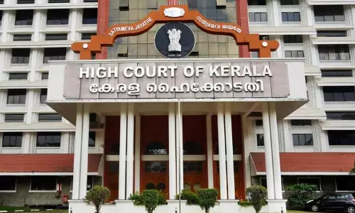 പൊലീസ് ഫീസ് ഈടാക്കുമ്പോൾ സേവന വിവരം അറിയിക്കണം; സർക്കാർ ഉത്തരവിൽ വ്യക്തതയില്ലെന്ന് ഹൈക്കോടതി