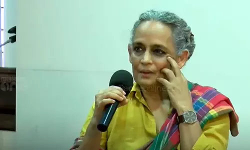 ഒരു ജനതയെ ദീർഘകാലം അടിച്ചമർത്താനാവില്ല; ഫലസ്തീനിലെ യഥാർഥ പ്രശ്നം ഇസ്രായേൽ അധിനിവേശമെന്ന് അരുന്ധതി റോയ്