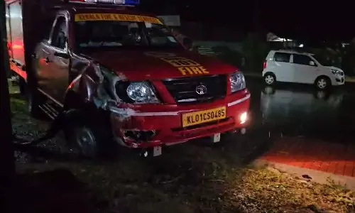 fire and rescue vehicle accompanying the Chief Minister met with an accident