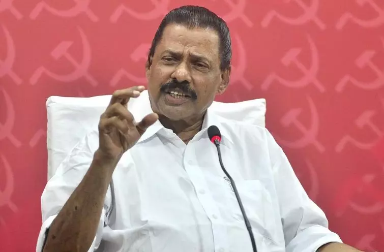 വിഴിഞ്ഞം തുറമുഖത്തിന് ഉമ്മൻചാണ്ടിയുടെ പേരിടേണ്ട കാര്യമില്ല; പദ്ധതി മുടക്കാനാണ് യു.ഡി.എഫ് ശ്രമിച്ചതെന്ന് എം.വി.ഗോവിന്ദൻ വിഴിഞ്ഞം തുറമുഖത്തിന് ഉമ്മൻചാണ്ടിയുടെ പേരിടേണ്ട കാര്യമില്ല; പദ്ധതി മുടക്കാനാണ് യു.ഡി.എഫ് ശ്രമിച്ചതെന്ന് എം.വി.ഗോവിന്ദൻ