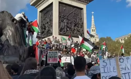 ഫലസ്തീൻ ജനതയ്ക്ക് ഐക്യദാർഢ്യം; ലണ്ടനിൽ ലക്ഷങ്ങൾ അണിനിരന്ന റാലി