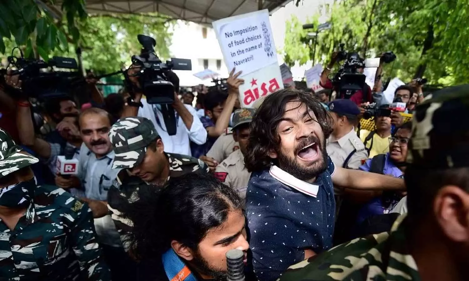 AISA activists who staged a pro-Palestinian demonstration in Delhi were detained by the police AISA activists who staged a pro-Palestinian demonstration in Delhi were detained by the police