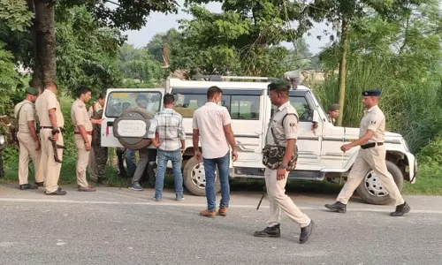 വാഹനപരിശോധനയ്ക്കിടെ പൊലീസുകാരനെ കൊന്നു, രക്ഷപ്പെടാൻ ശ്രമിച്ച പ്രതികൾ ഏറ്റുമുട്ടലിൽ മരിച്ചു