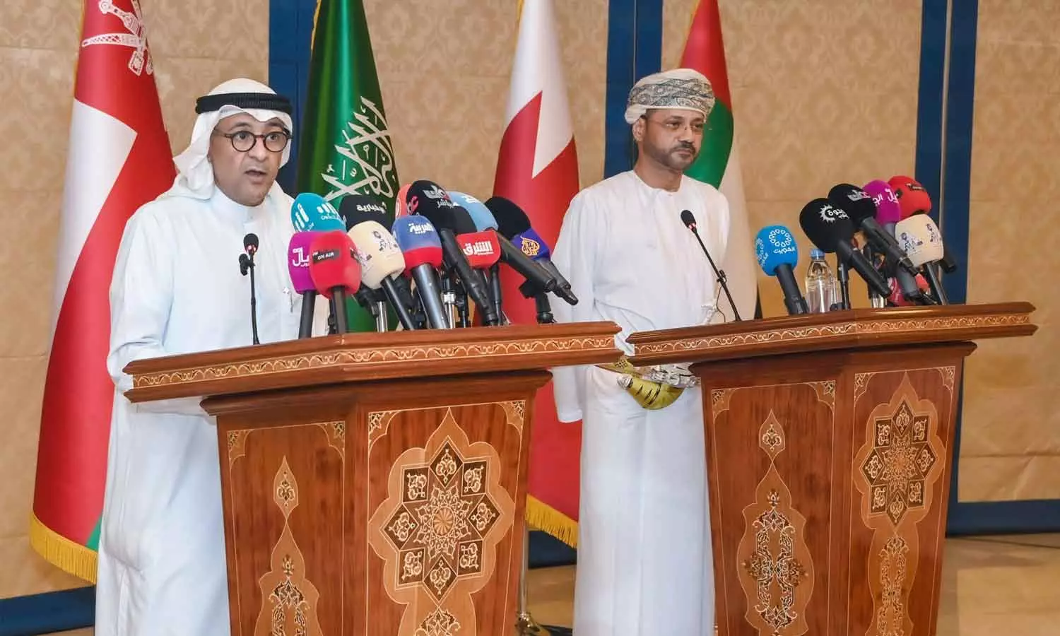 ഫലസ്തീൻ ജനതക്ക് അടിയന്തര സഹായമായി ജി.സി.സി മന്ത്രിതല സമിതി: 100 മില്യൺ ഡോളർ നൽകും ഫലസ്തീൻ ജനതക്ക് അടിയന്തര സഹായമായി ജി.സി.സി മന്ത്രിതല സമിതി: 100 മില്യൺ ഡോളർ നൽകും