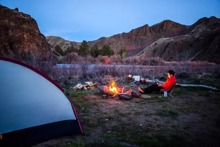 ടെന്റ് സീസൺ പുനരാരംഭിക്കണമെന്ന് പാർലമെന്റ്
