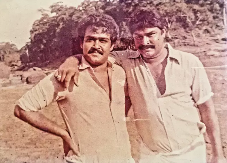 kundara johny with mohanlal