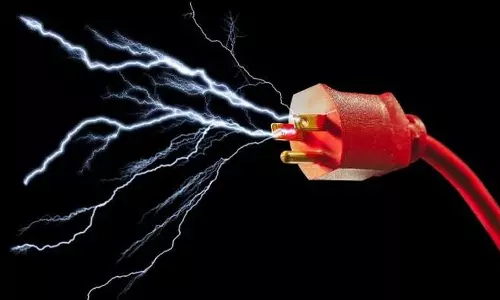 പതിമൂന്നുകാരൻ ഷോക്കേറ്റ് മരിച്ചു,