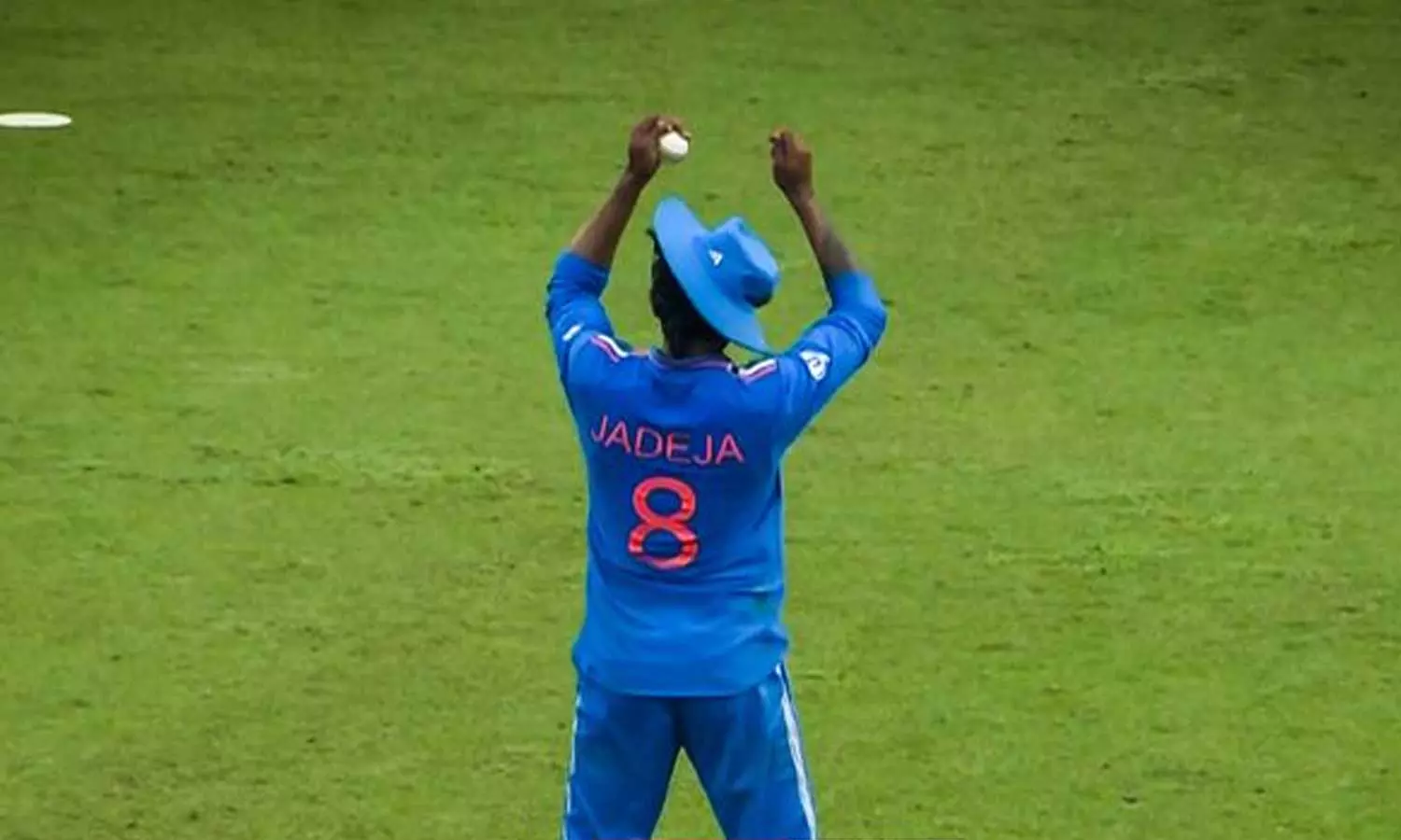 ആ മെഡല്‍ ഇന്നെനിക്ക് വേണം; തകർപ്പൻ ക്യാച്ചിന് ശേഷം ഫീല്‍ഡിങ് കോച്ചിനെ ചൂണ്ടി ജഡേജ