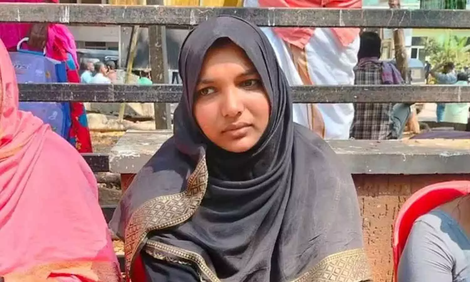 നീതി അകലെയാണ്; ശസ്ത്രക്രിയക്കിടെ വയറ്റിൽ കത്രിക കുടുങ്ങിയ ഹർഷിന വീണ്ടും സമരത്തിന് നീതി അകലെയാണ്; ശസ്ത്രക്രിയക്കിടെ വയറ്റിൽ കത്രിക കുടുങ്ങിയ ഹർഷിന വീണ്ടും സമരത്തിന്