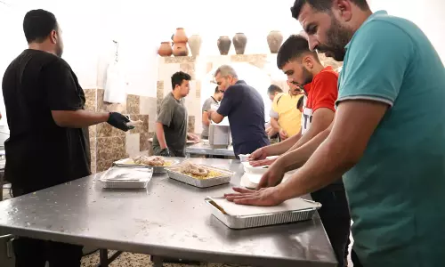 ഗസ്സയിലെ ജനങ്ങള്ക്ക് ഭക്ഷണ വിതരണവുമായി സജീവമായി ഖത്തര് ചാരിറ്റി ഗസ്സയിലെ ജനങ്ങള്ക്ക് ഭക്ഷണ വിതരണവുമായി സജീവമായി ഖത്തര് ചാരിറ്റി