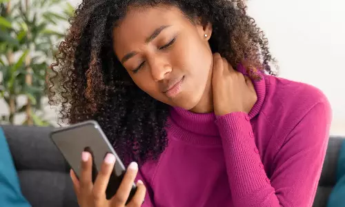 phone using. Back pain, neck pain, computer using, latest malayalam news, ഫോൺ ഉപയോഗിക്കുന്നു. നടുവേദന, കഴുത്ത് വേദന, കമ്പ്യൂട്ടർ ഉപയോഗം, ഏറ്റവും പുതിയ മലയാളം വാർത്തകൾ