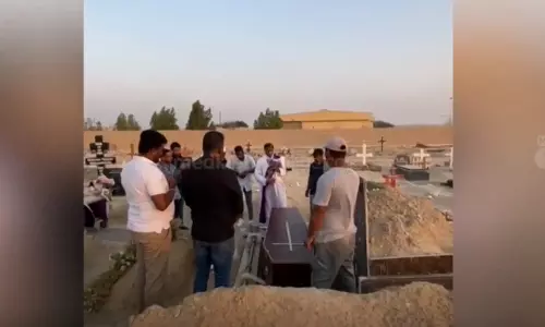 ബന്ധുക്കൾ ഏറ്റെടുക്കാത്ത ശ്രീലങ്കക്കാരന്റെ മൃതദേഹം സംസ്കരിച്ച് മലയാളികൾ