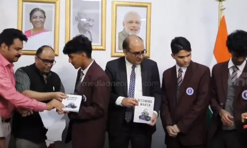 റോബോട്ടിക്സില്‍ പുസ്തകവുമായി ഇന്ത്യന്‍ വിദ്യാര്‍ഥികള്‍