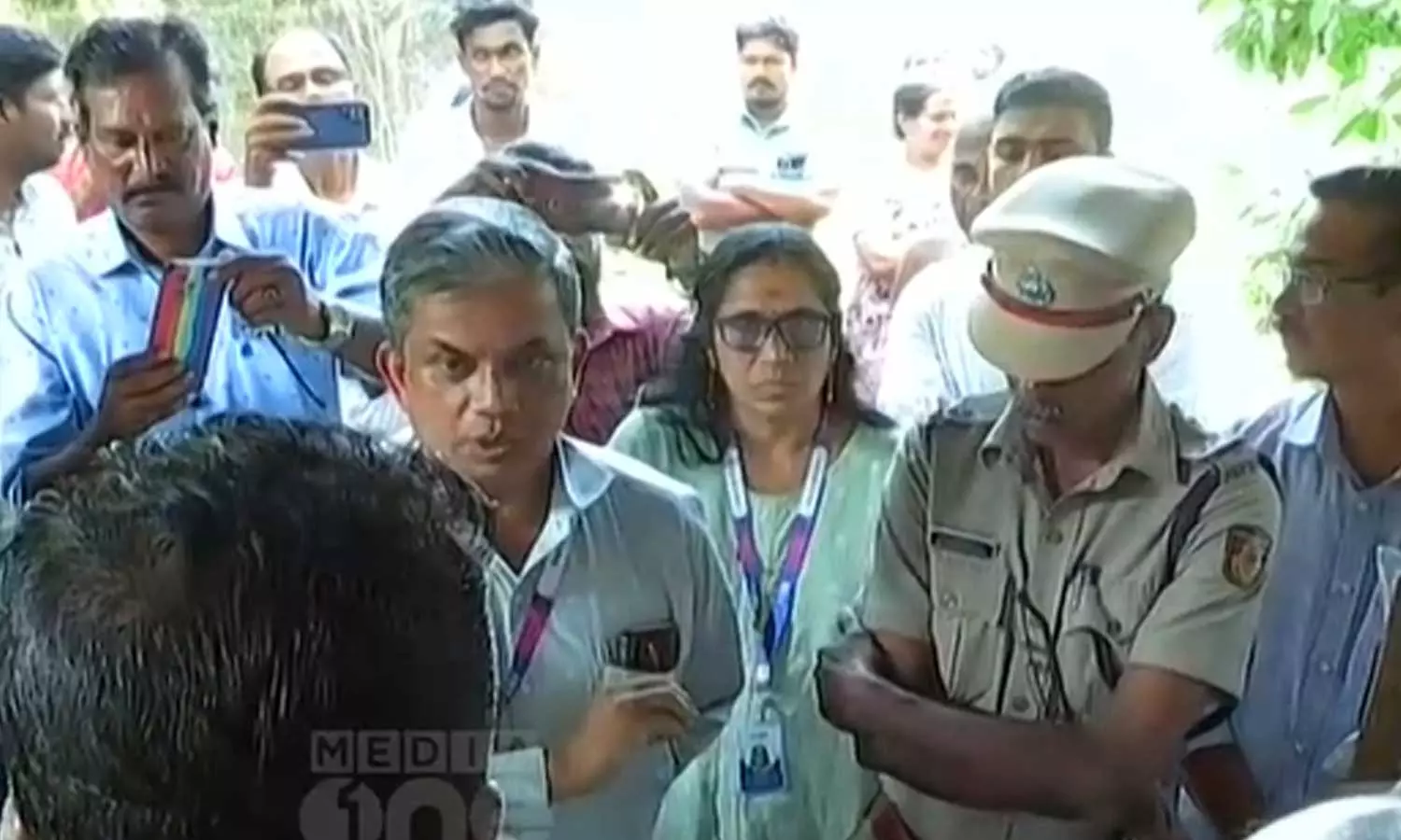 Protest against confiscation of old couples house in Ernakulam