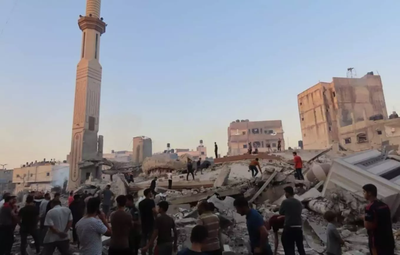 ഇസ്രായേൽ വ്യോമാക്രമണം; ഗസ്സയിലെ ചരിത്രപ്രസിദ്ധമായ അൽ ഉമരി മസ്ജിദ് പൂർണമായും തകർന്നു