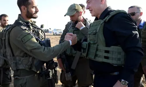 Benjamin Netanyahu meets with Golani soldiers