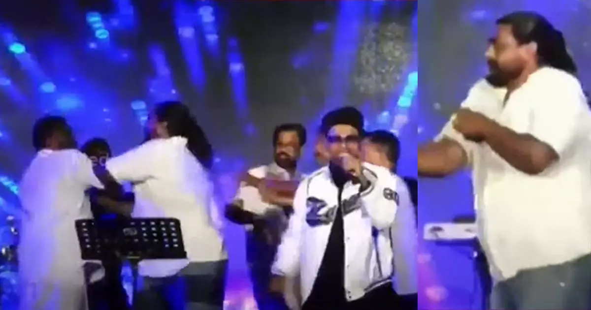 Kannur Corporation Mayor T O Mohanan was beaten up when he tried to stop a young man from dancing on the stage during the Kannur Dussehra program. Kannur Corporation Mayor T O Mohanan was beaten up when he tried to stop a young man from dancing on the stage during the Kannur Dussehra program.