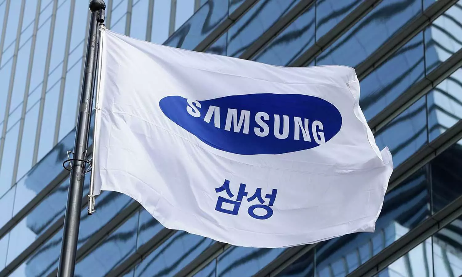 Samsung continues to surge in the Indian smartphone market