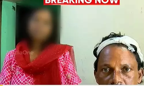 The family of those who were injured in the attack by the employees of the micro finance institution in Kollam are also standing against the police