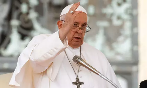 Pope Francis calls Catholic faithful of parish in Gaza