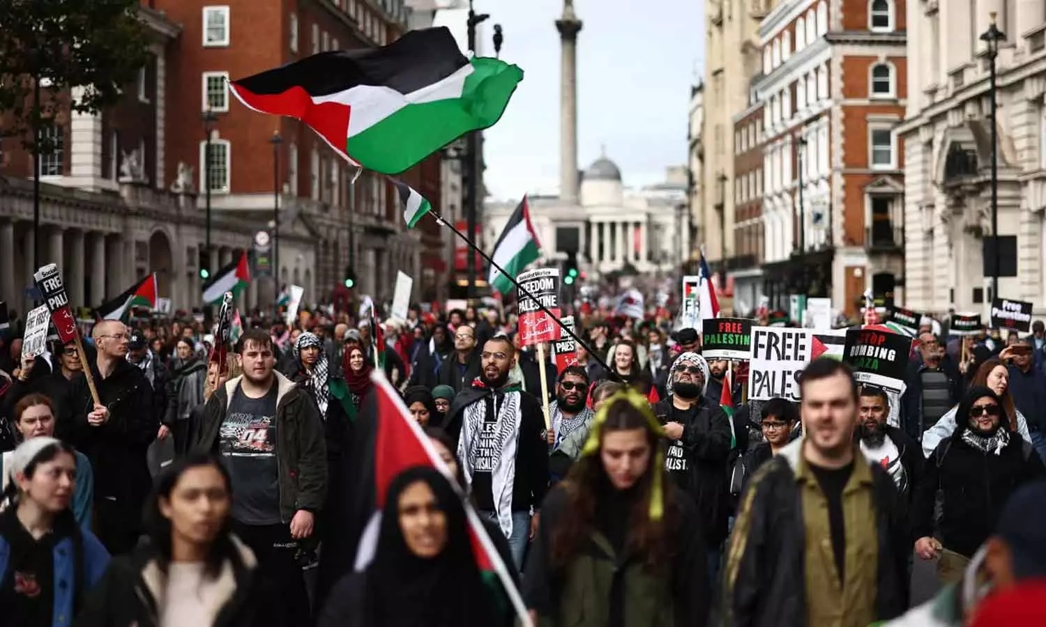 ഗസ്സയിലെ ഇസ്രായേൽ അതിക്രമങ്ങൾ അവസാനിപ്പിക്കണമെന്നാവശ്യപ്പെട്ട് ലണ്ടനിൽ കൂറ്റൻ റാലി