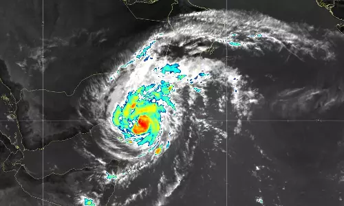 തേജ് ചുഴലിക്കറ്റിന്റെ വേഗത കുറഞ്ഞു;   കനത്ത മഴ പ്രതീക്ഷിക്കുന്നതായി സിഎഎ