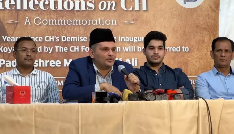 സമസ്തയും മുസ്ലിം ലീഗും ഉറ്റ ബന്ധുക്കൾ; പ്രശ്നങ്ങൾ ചർച്ചചെയ്ത് പരിഹരിച്ചെന്ന് മുനവ്വറലി തങ്ങൾ സമസ്തയും മുസ്ലിം ലീഗും ഉറ്റ ബന്ധുക്കൾ; പ്രശ്നങ്ങൾ ചർച്ചചെയ്ത് പരിഹരിച്ചെന്ന് മുനവ്വറലി തങ്ങൾ