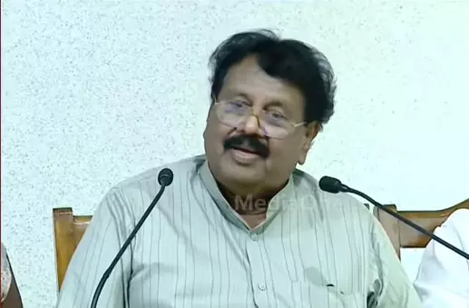 കുട്ടനെല്ലൂർ സഹകരണ ബാങ്കിൽ വായ്പ തട്ടിപ്പ്; പരാതിയുമായി റിസോർട്ട് ഉടമ കുട്ടനെല്ലൂർ സഹകരണ ബാങ്കിൽ വായ്പ തട്ടിപ്പ്; പരാതിയുമായി റിസോർട്ട് ഉടമ