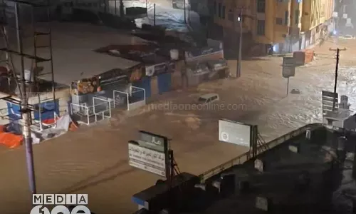 തേജ് ചുഴലികാറ്റ് നാശനഷ്ടങ്ങളില്ലാതെ ഒഴിഞ്ഞ് പോകുന്നതിന്‍റെ ആശ്വാസത്തിലാണ് ദോഫാറിലെ ജനങ്ങള്‍