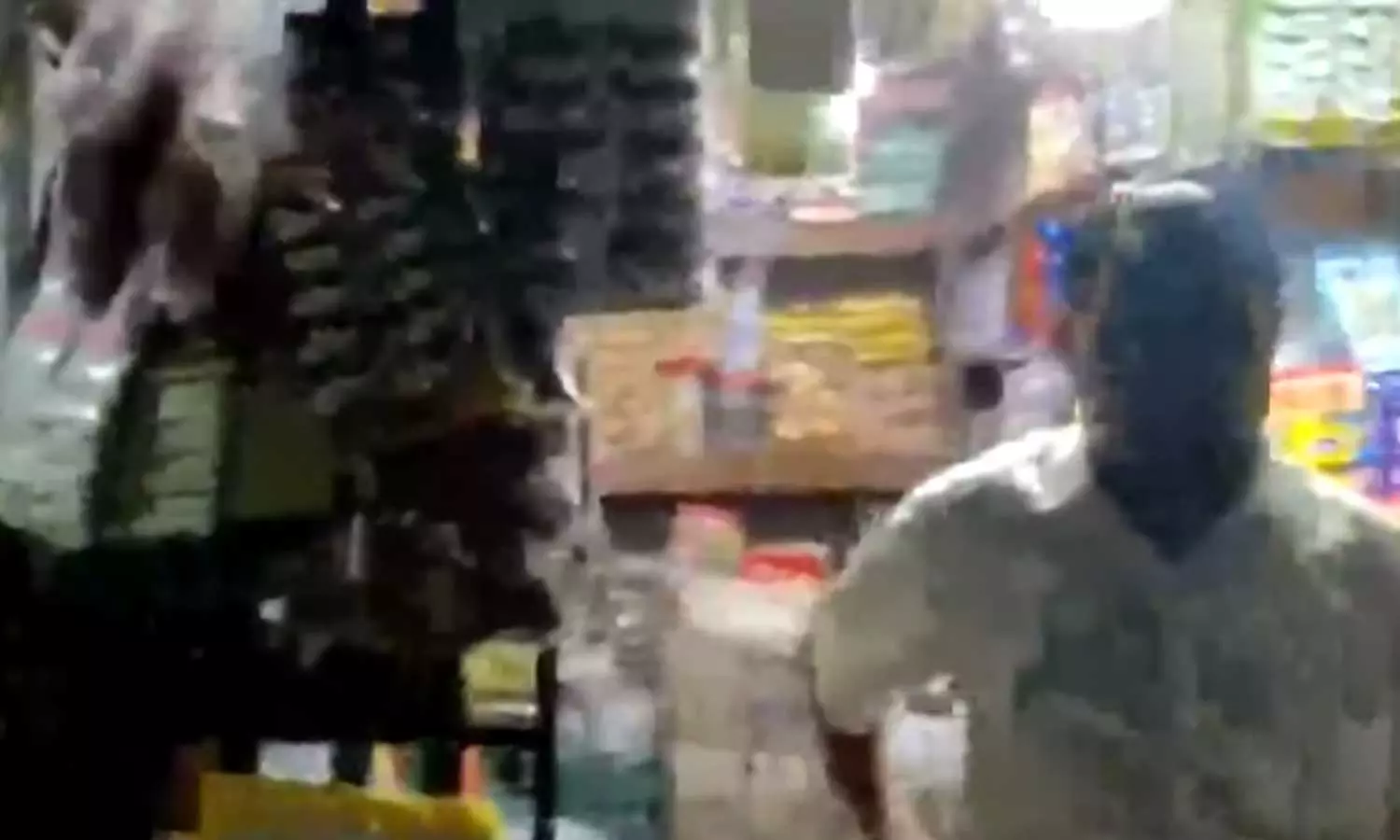 ഗുണ്ടാപ്പിരിവ് നൽകിയില്ല; തിരുവനന്തപുരം ചാലയിൽ  കടകൾക്ക് നേരെ ആക്രമണം.