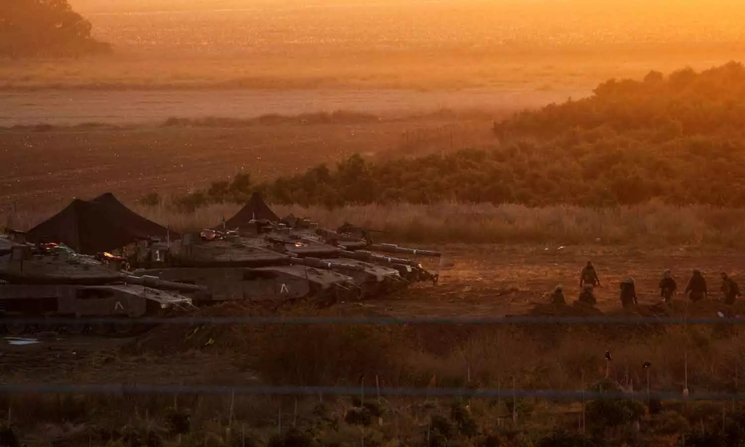 ടാങ്കുകൾ വടക്കൻ ഗസ്സയിലേക്ക് കടന്നെന്ന് ഇസ്രായേൽ; കരയുദ്ധമെന്ന് സൂചന ടാങ്കുകൾ വടക്കൻ ഗസ്സയിലേക്ക് കടന്നെന്ന് ഇസ്രായേൽ; കരയുദ്ധമെന്ന് സൂചന