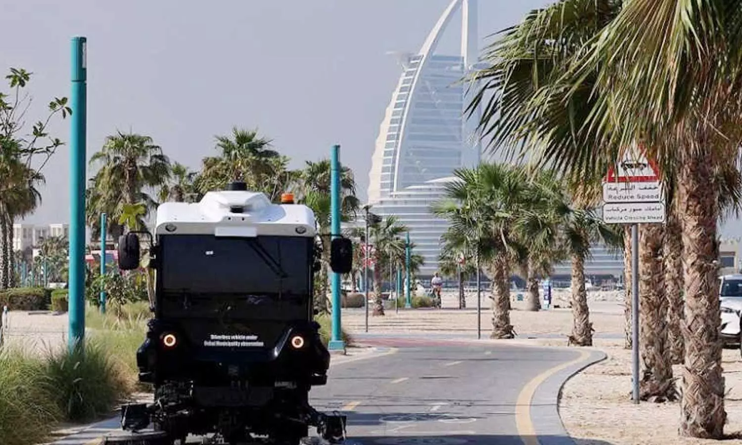 Dubai tests self-driving vehicle for cleaning cycling paths, driver-less vehicle cleaning Dubai tests self-driving vehicle for cleaning cycling paths, driver-less vehicle cleaning