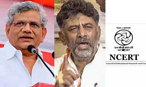 പാഠപുസ്തകത്തിൽ നിന്നും ഇന്ത്യയെന്ന പേര് വെട്ടിമാറ്റുന്നതിനെതിരെ പ്രതിഷേധവുമായി പ്രതിപക്ഷ പാർട്ടികൾ