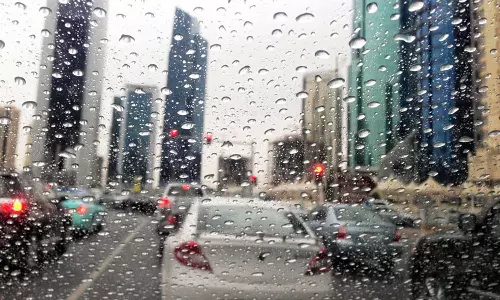 Rain accompanied by thunder and strong wind in different parts of Qatar, Rain in Qatar