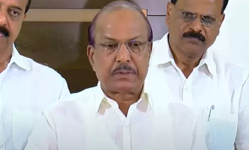 തരൂരിനെ തള്ളാതെ മുസ്‍ലിം ലീഗ്; ഒരു വരിപിടിച്ച് വക്രീകരിക്കേണ്ടെന്ന് പി.കെ കുഞ്ഞാലിക്കുട്ടി