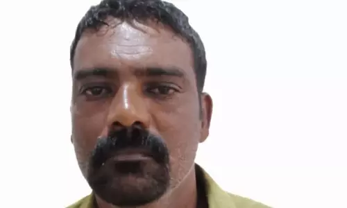 Tanissery Sajimon, who tried to stab his wife to death inside the Iringalakuda Civil Station premises, was arrested.