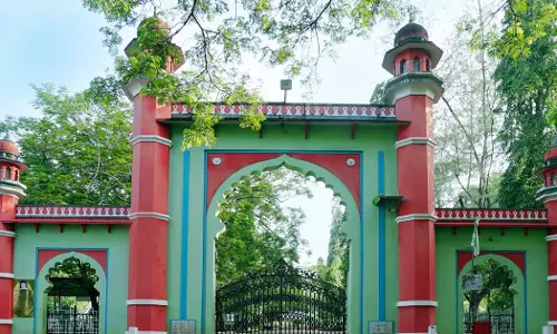 Complaints that police entered the campus and beat up the students during student conflict in Farooq College.