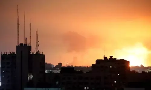 കുരുതിക്കളമായി ഗസ്സ, ഇസ്രായേൽ ബോംബിങ് തുടരുന്നു; ആശയവിനിമയ സംവിധാനങ്ങൾ പൂർണമായും നിലച്ചു