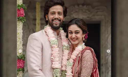 Arjun Sarjas daughter, Aishwarya arjun, marriage pictures of Aishwarya arjun, latest malayalam news, അർജുൻ സർജയുടെ മകൾ, ഐശ്വര്യ അർജുൻ, ഐശ്വര്യ അർജുന്റെ വിവാഹ ചിത്രങ്ങൾ, ഏറ്റവും പുതിയ മലയാളം വാർത്തകൾ