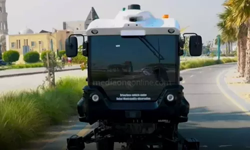Dubai Municipality introduces Driverless car to clean roads