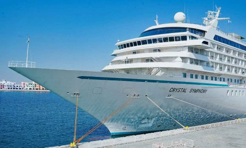 ഖത്തറിൽ ക്രൂയിസ് സീസണിന് തുടക്കം; ആദ്യമെത്തിയത് ക്രിസ്റ്റൽ സിംഫണിയെന്ന ആഡംബര കപ്പൽ