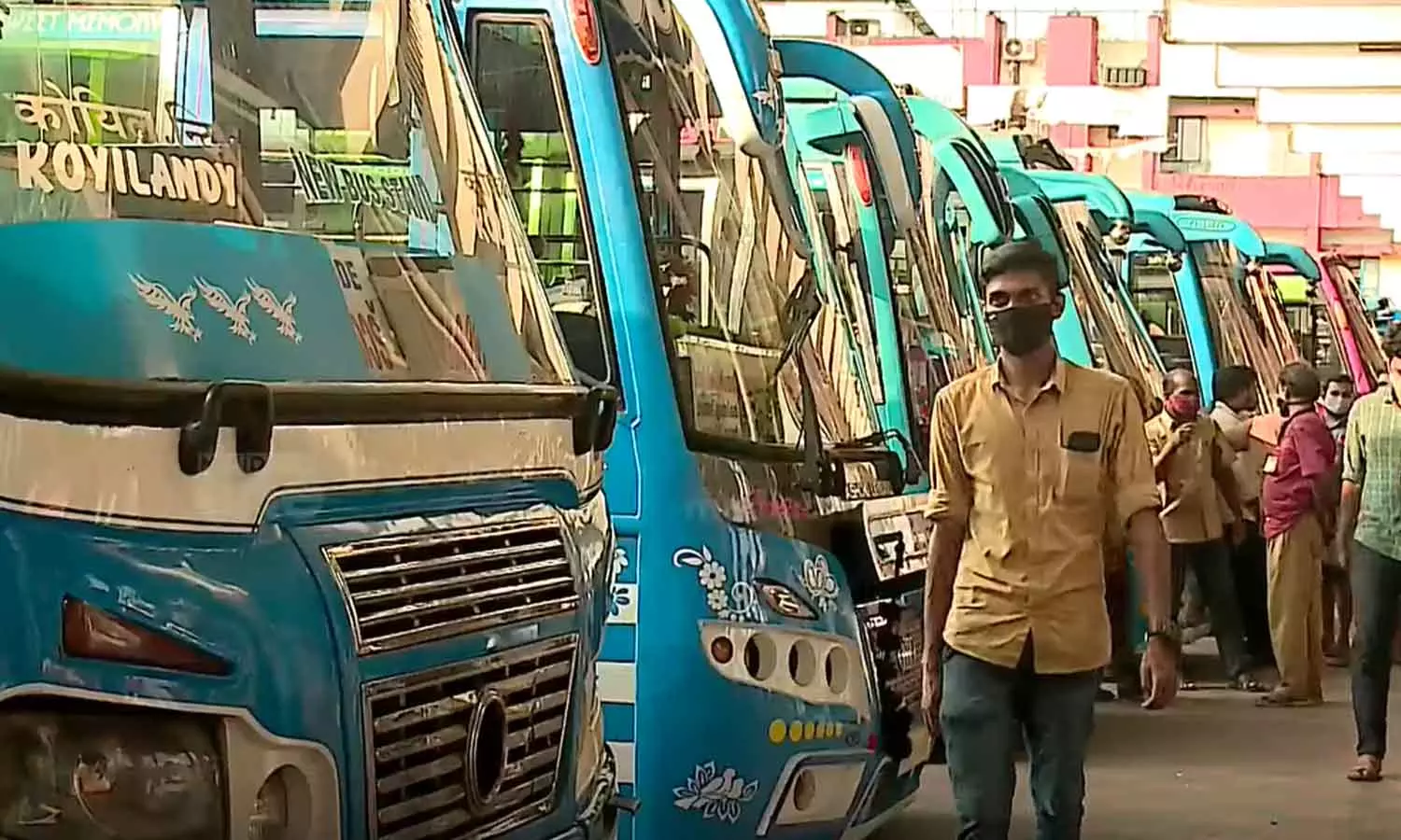 സ്വകാര്യ ബസുകളുടെ മിന്നല്‍ പണിമുടക്ക്