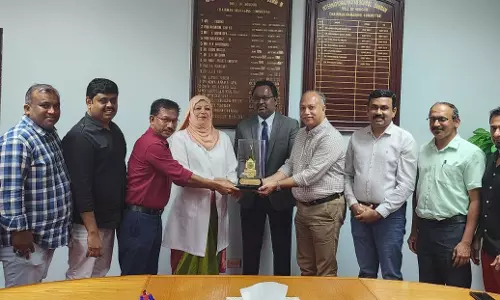 നാട്ടിലേക്ക് മടങ്ങുന്ന ദമ്മാം ഇന്റർ നാഷണൽ ഇന്ത്യൻ സ്കൂൾ പ്രിൻസിപ്പലിന് യാത്രയയപ്പ് നൽകി നാട്ടിലേക്ക് മടങ്ങുന്ന ദമ്മാം ഇന്റർ നാഷണൽ ഇന്ത്യൻ സ്കൂൾ പ്രിൻസിപ്പലിന് യാത്രയയപ്പ് നൽകി