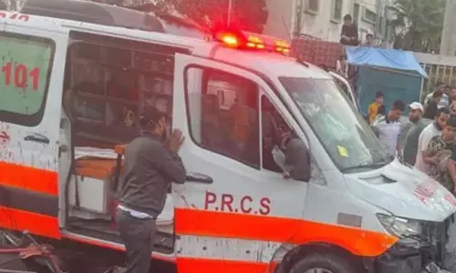 Israel launched a missile attack on ambulances in front of Al Shifa hospital.