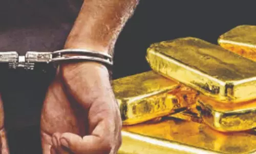 Youth Congress leader arrested for taking money as bribe to police in Malappuram Youth Congress leader arrested for taking money as bribe to police in Malappuram