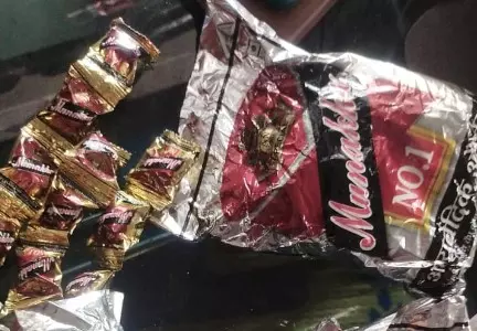 എറണാകുളത്ത് കഞ്ചാവ് മിഠായിയുമായി അതിഥിത്തൊഴിലാളി പിടിയിൽ എറണാകുളത്ത് കഞ്ചാവ് മിഠായിയുമായി അതിഥിത്തൊഴിലാളി പിടിയിൽ