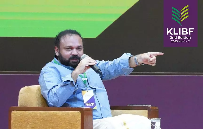 യാത്രകളെ ഏറെ സ്വാധീനിച്ചത് എസ്.കെ പൊറ്റക്കാടിന്റെ പുസ്തകങ്ങള് - സന്തോഷ് ജോര്ജ് കുളങ്ങര യാത്രകളെ ഏറെ സ്വാധീനിച്ചത് എസ്.കെ പൊറ്റക്കാടിന്റെ പുസ്തകങ്ങള് - സന്തോഷ് ജോര്ജ് കുളങ്ങര